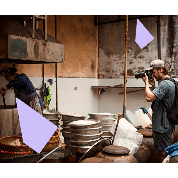 What does a freelance photojournalist do