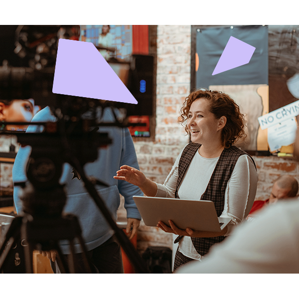 What does a freelance location scout do