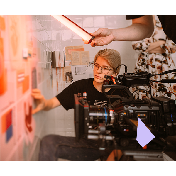 What skills or qualifications do you need to become a freelance location scout